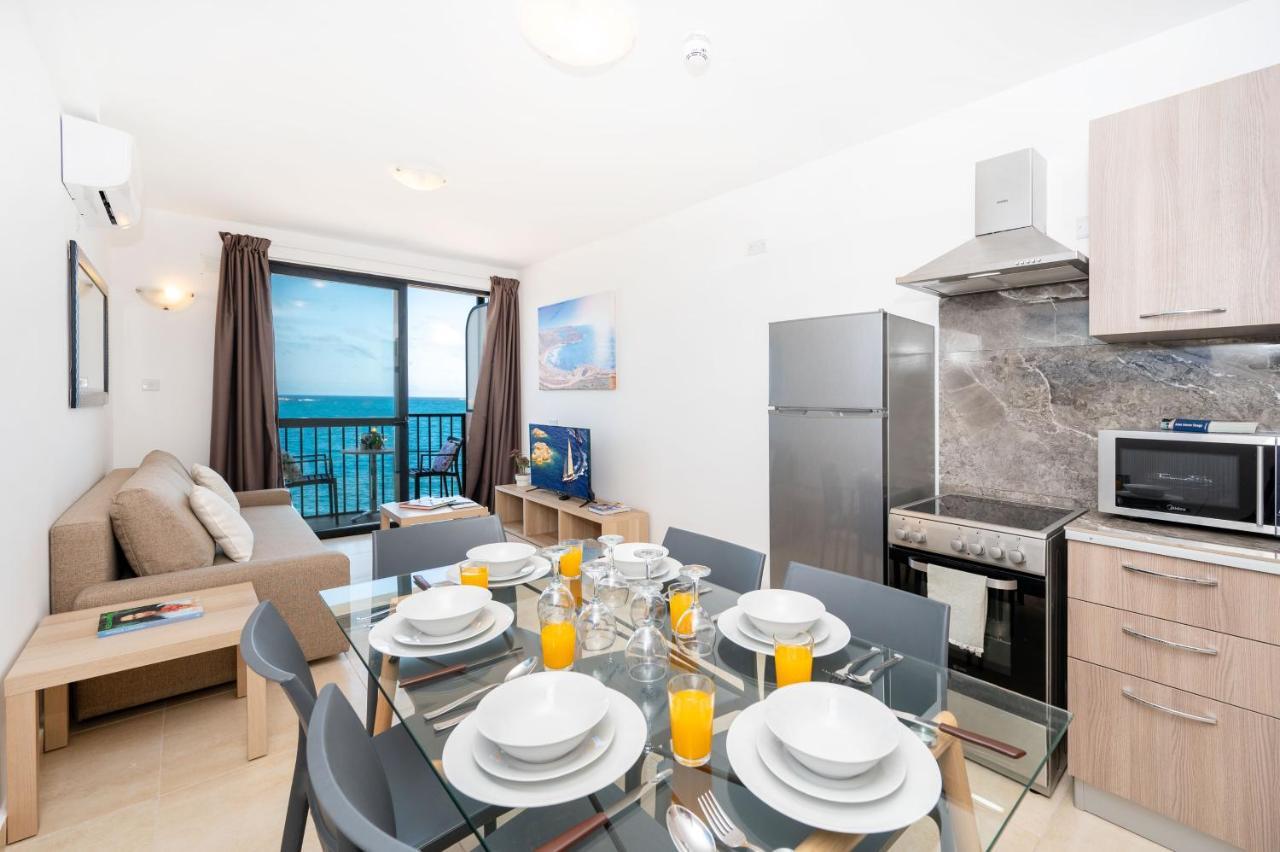 Islet Promenade Seafront Family Apartment With 2 Balconies By Getawaysmalta Bahía de San Pablo Exterior foto